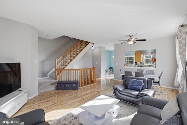 900 TURNING POINT CT, Frederick, MD 21701