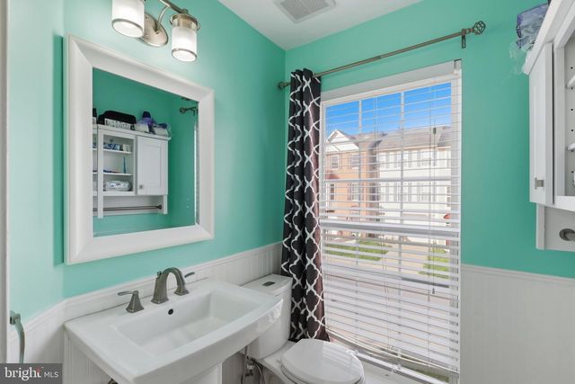 900 TURNING POINT CT, Frederick, MD 21701