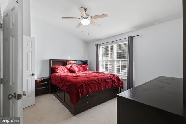 900 TURNING POINT CT, Frederick, MD 21701