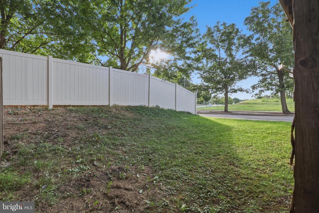 900 TURNING POINT CT, Frederick, MD 21701