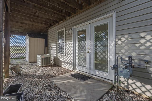 900 TURNING POINT CT, Frederick, MD 21701