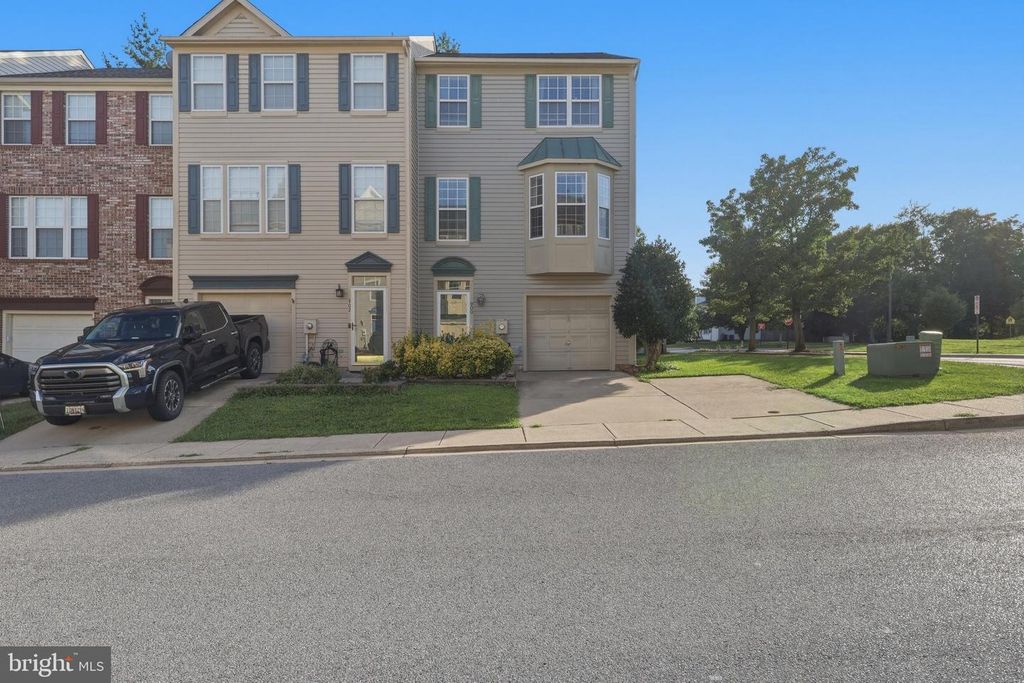 900 TURNING POINT CT, Frederick, MD 21701