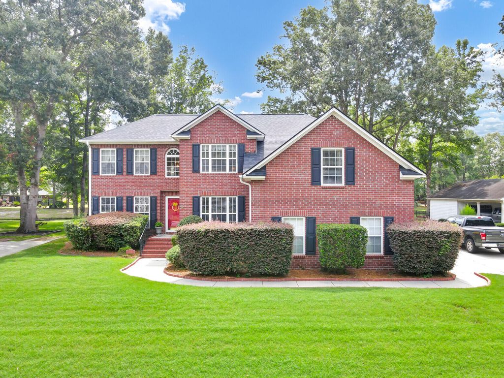Image 1 of property listing at 5472 Clearview Drive, North Charleston, SC 29420