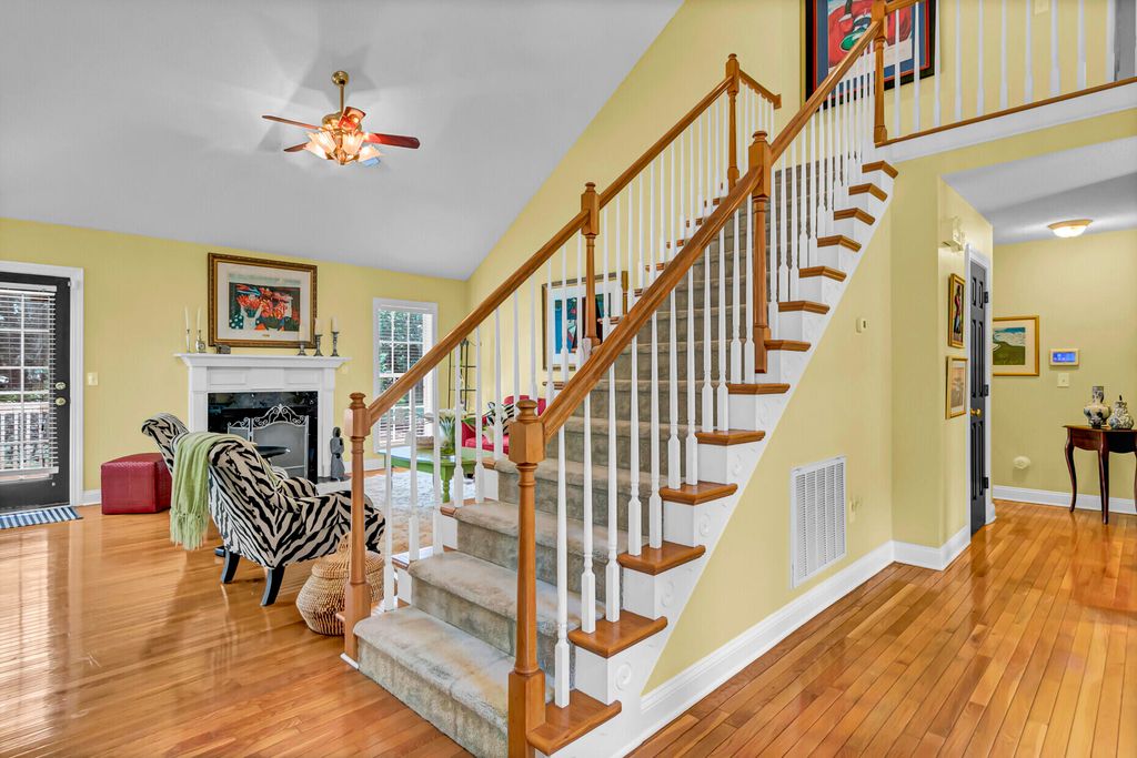 Image 23 of property listing at 5472 Clearview Drive, North Charleston, SC 29420