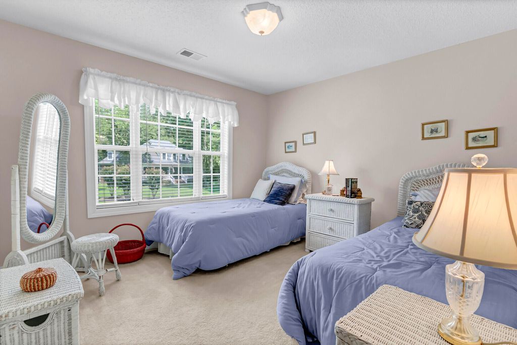 Image 26 of property listing at 5472 Clearview Drive, North Charleston, SC 29420