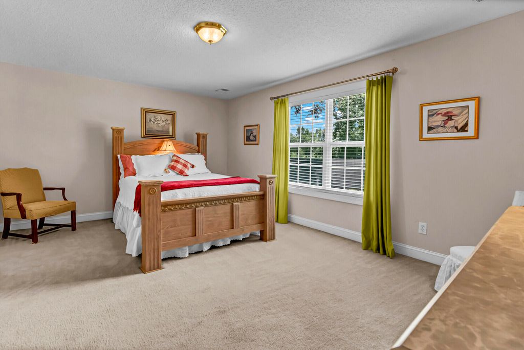 Image 28 of property listing at 5472 Clearview Drive, North Charleston, SC 29420