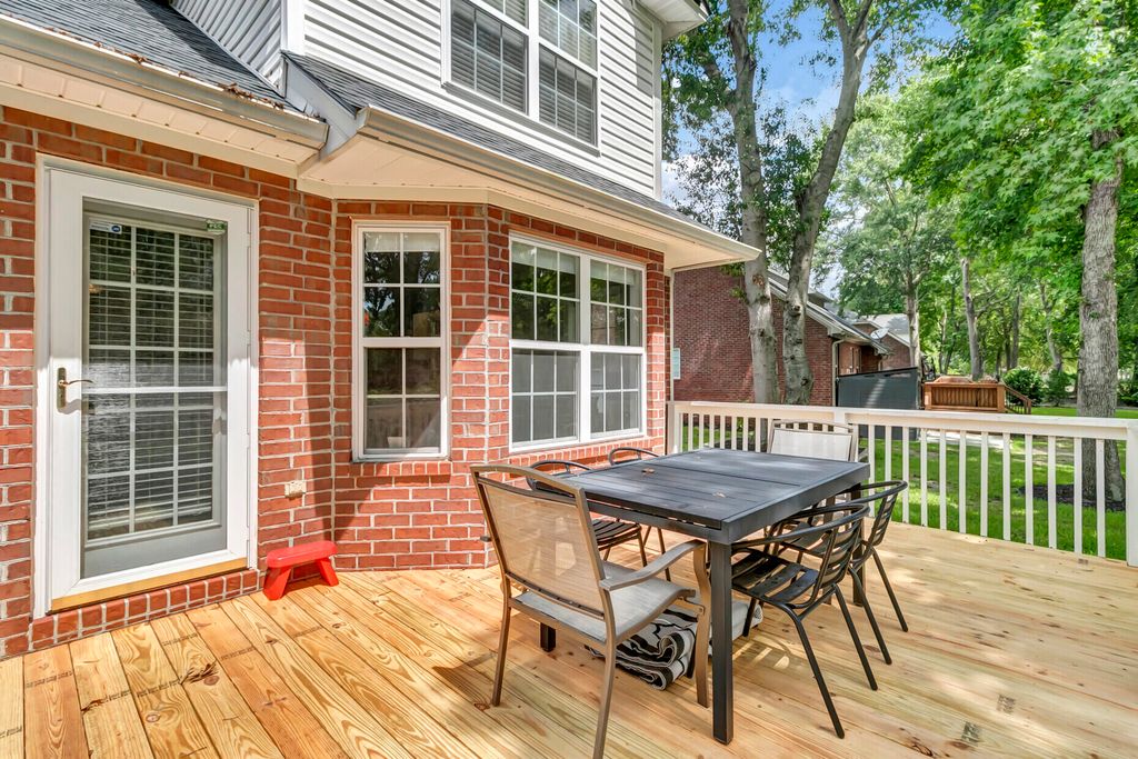 Image 38 of property listing at 5472 Clearview Drive, North Charleston, SC 29420