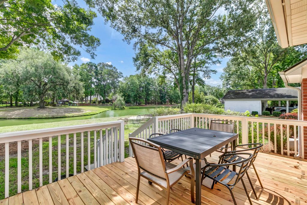 Image 39 of property listing at 5472 Clearview Drive, North Charleston, SC 29420