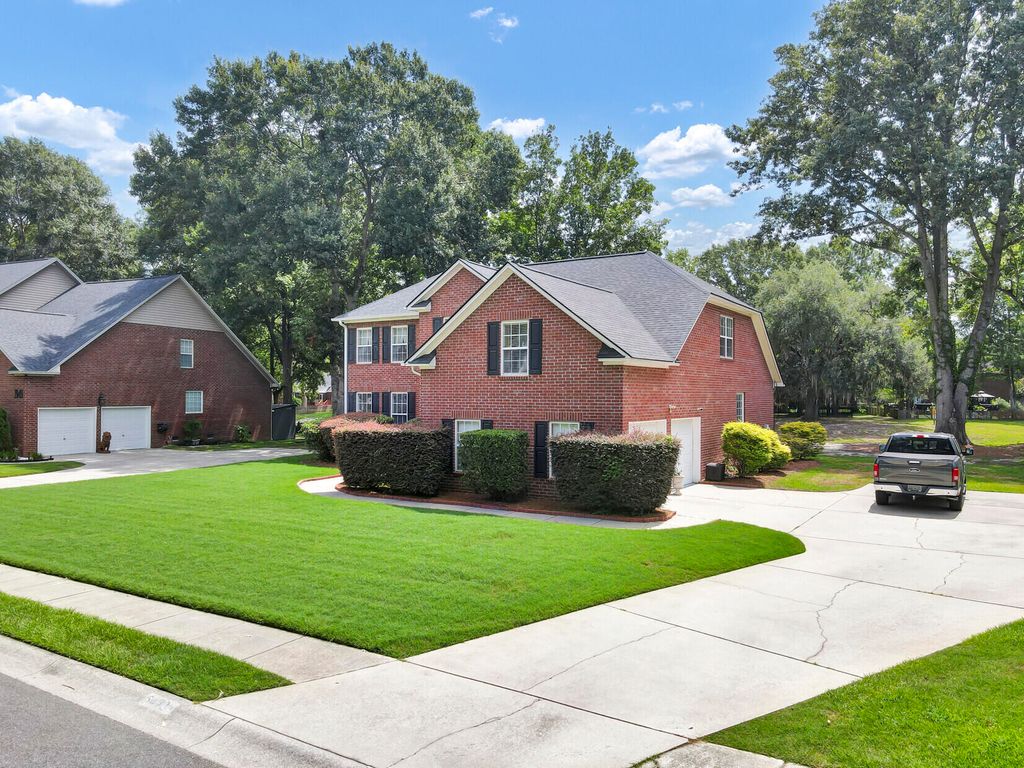 Image 44 of property listing at 5472 Clearview Drive, North Charleston, SC 29420