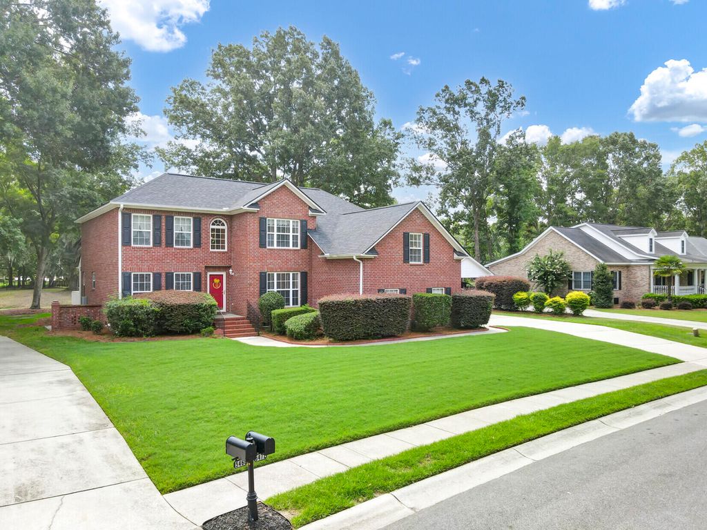 Image 45 of property listing at 5472 Clearview Drive, North Charleston, SC 29420