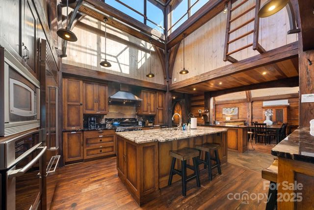 113 Forest Hills Drive, Black Mountain, NC 28711