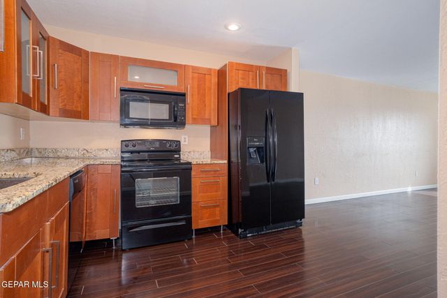 4433 N Stanton Street E210, El Paso, TX 79902