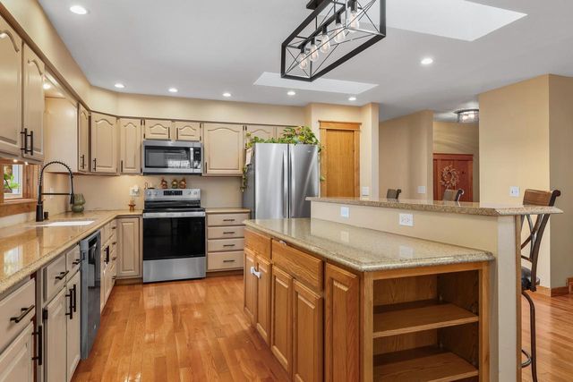 N4637 Old Hickory DRIVE, Onalaska, WI 54650