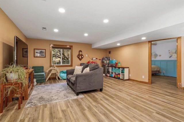 N4637 Old Hickory DRIVE, Onalaska, WI 54650