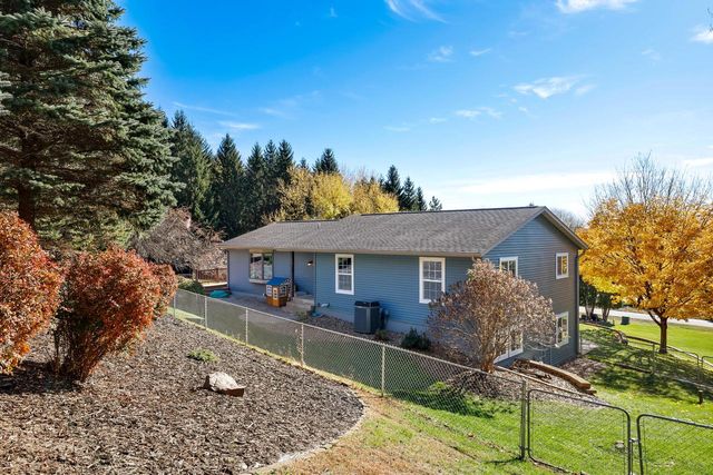 N4637 Old Hickory DRIVE, Onalaska, WI 54650