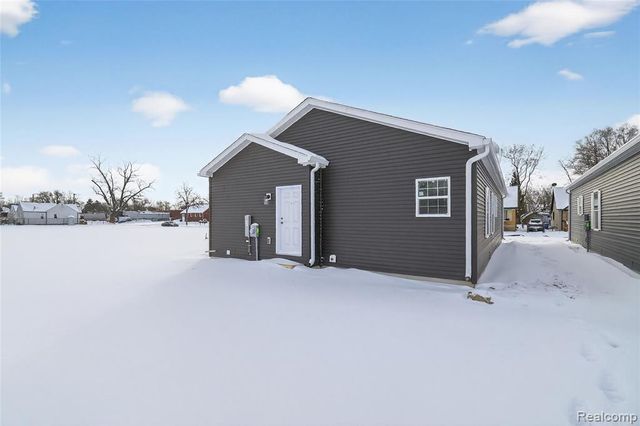 7551 Packard Ave, Warren, MI 48091