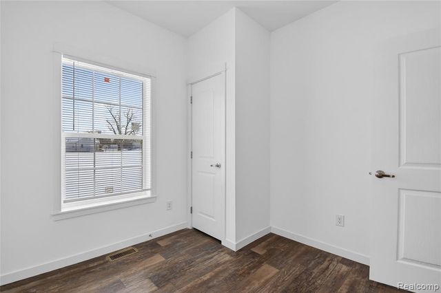 7551 Packard Ave, Warren, MI 48091