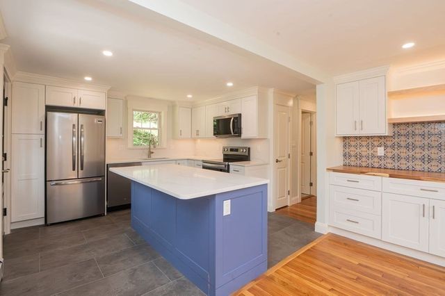 14 Web Rd, Georgetown, MA 01833