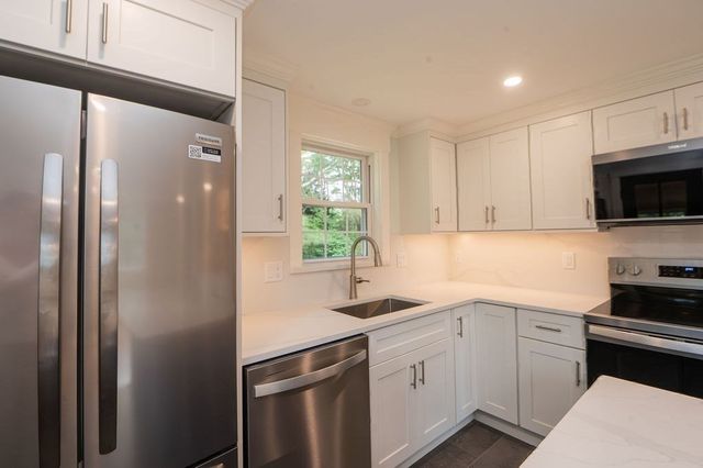 14 Web Rd, Georgetown, MA 01833