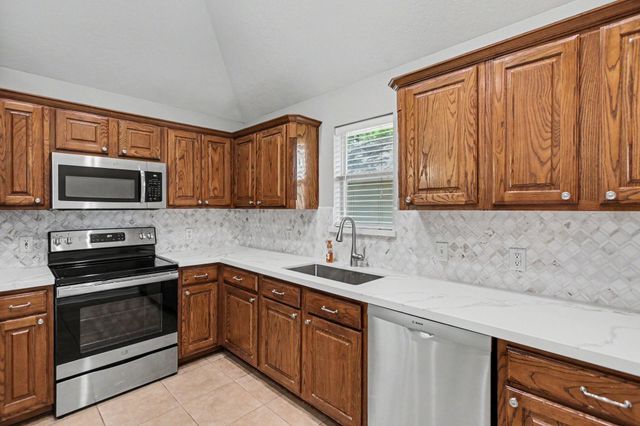 10718 Fairview Drive, Conroe, TX 77385