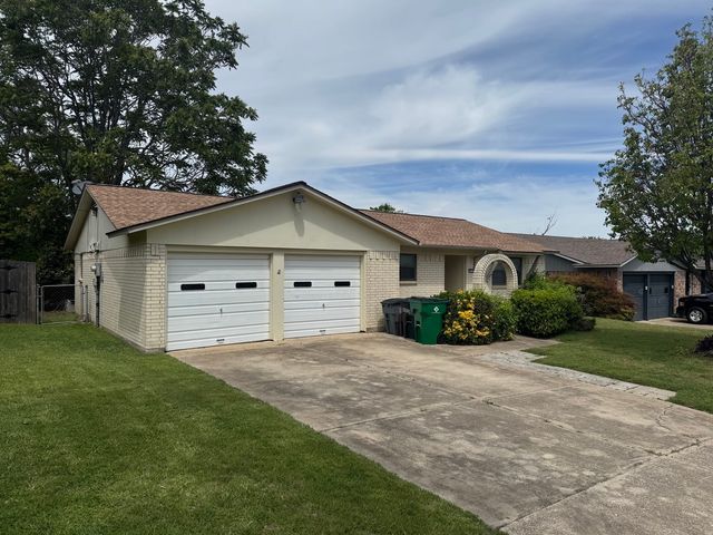 5633 Macdougall Drive, Haltom City, TX 76148