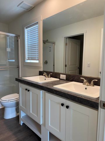 1 Corral Lane #38, Ashland, OR 97520