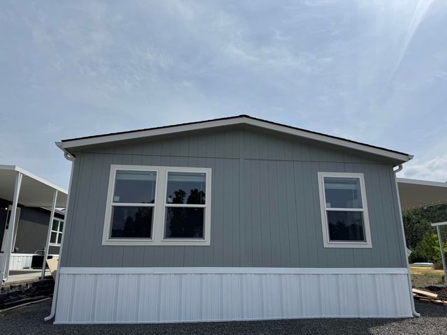 1 Corral Lane #38, Ashland, OR 97520