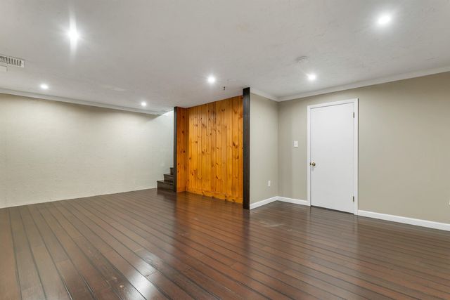 316 Elmwood Drive, Hudson, NH 03051