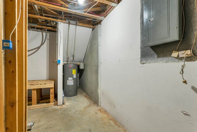 316 Elmwood Drive, Hudson, NH 03051