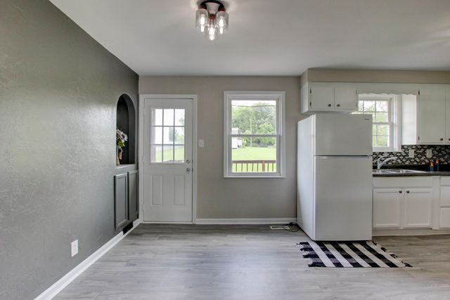 1375 Moss Rd, Clarksville, TN 37043