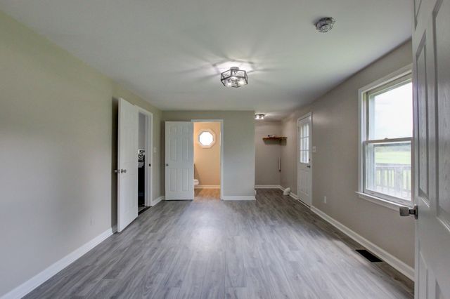 1375 Moss Rd, Clarksville, TN 37043