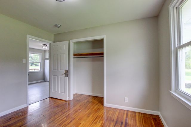 1375 Moss Rd, Clarksville, TN 37043