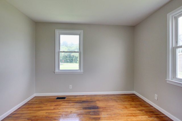 1375 Moss Rd, Clarksville, TN 37043