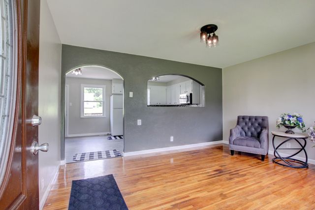 1375 Moss Rd, Clarksville, TN 37043