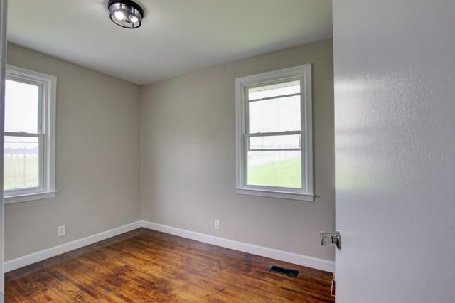 1375 Moss Rd, Clarksville, TN 37043