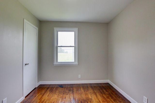 1375 Moss Rd, Clarksville, TN 37043