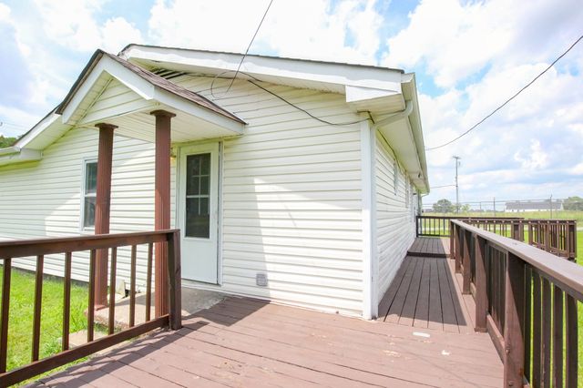 1375 Moss Rd, Clarksville, TN 37043