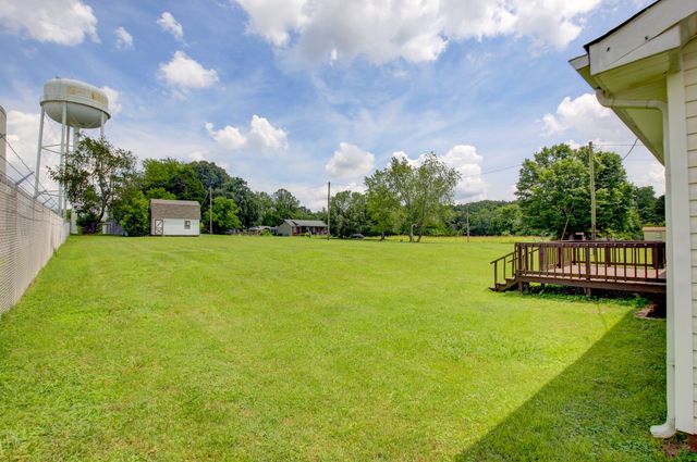 1375 Moss Rd, Clarksville, TN 37043