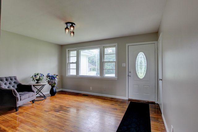 1375 Moss Rd, Clarksville, TN 37043
