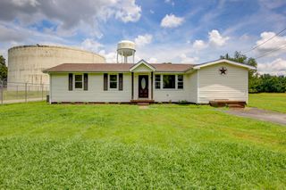 1375 Moss Rd, Clarksville, TN 37043