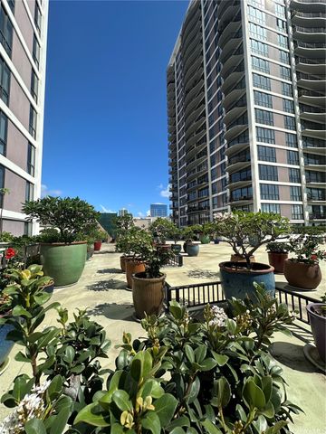 225 Queen Street 15C, Honolulu, HI 96813