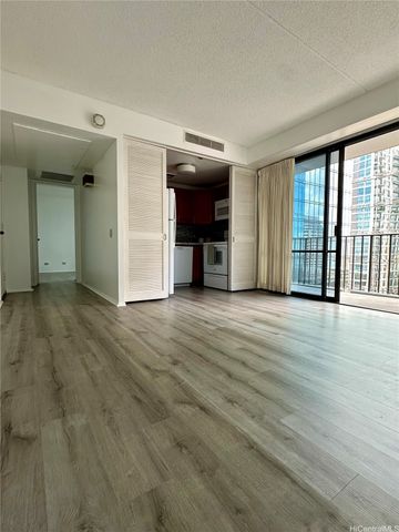 225 Queen Street 15C, Honolulu, HI 96813