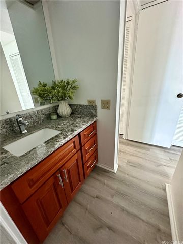 225 Queen Street 15C, Honolulu, HI 96813