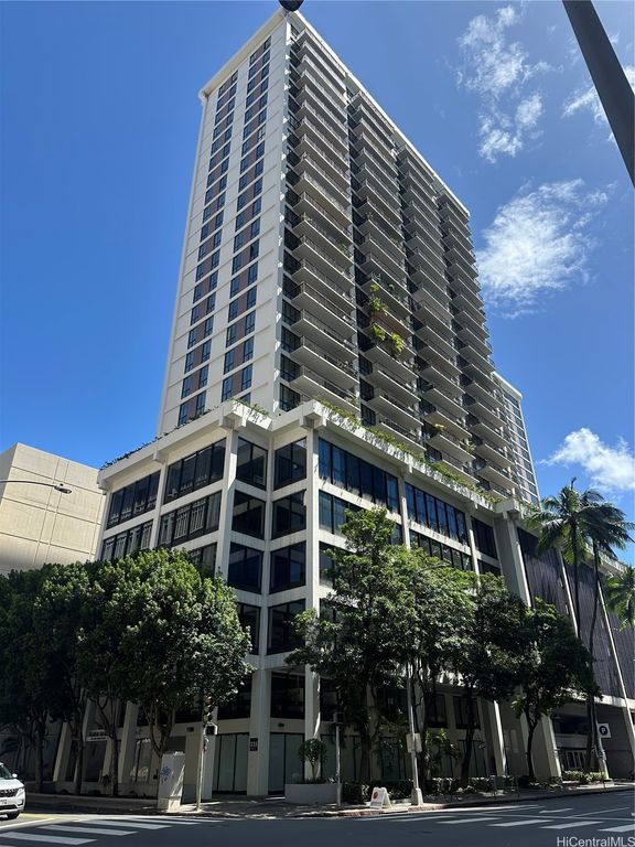 225 Queen Street 15C, Honolulu, HI 96813