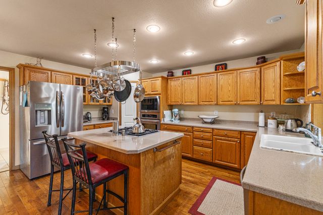 44220 Cowboy Hill Lane, Chiloquin, OR 97624