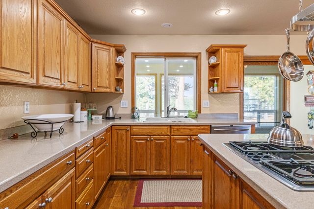 44220 Cowboy Hill Lane, Chiloquin, OR 97624