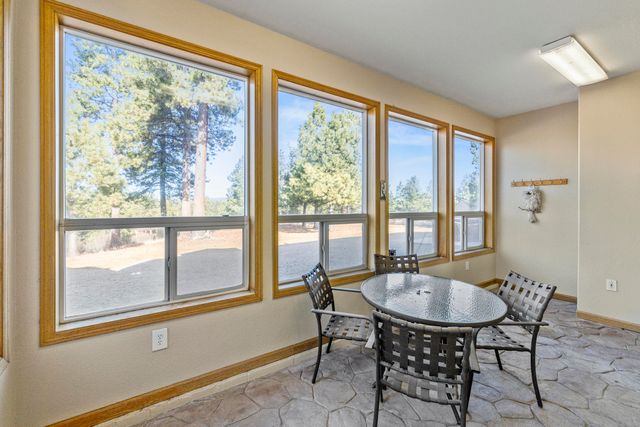 44220 Cowboy Hill Lane, Chiloquin, OR 97624