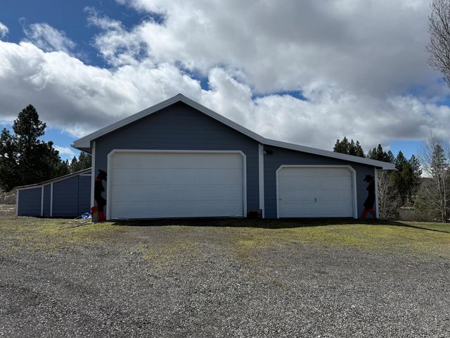44220 Cowboy Hill Lane, Chiloquin, OR 97624