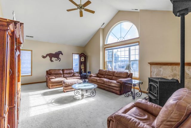 44220 Cowboy Hill Lane, Chiloquin, OR 97624