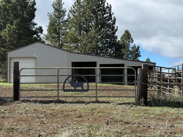 44220 Cowboy Hill Lane, Chiloquin, OR 97624
